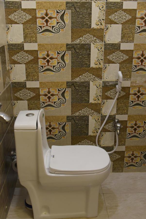 Hotel White Season Gulberg ลาฮอร์ ภายนอก รูปภาพ