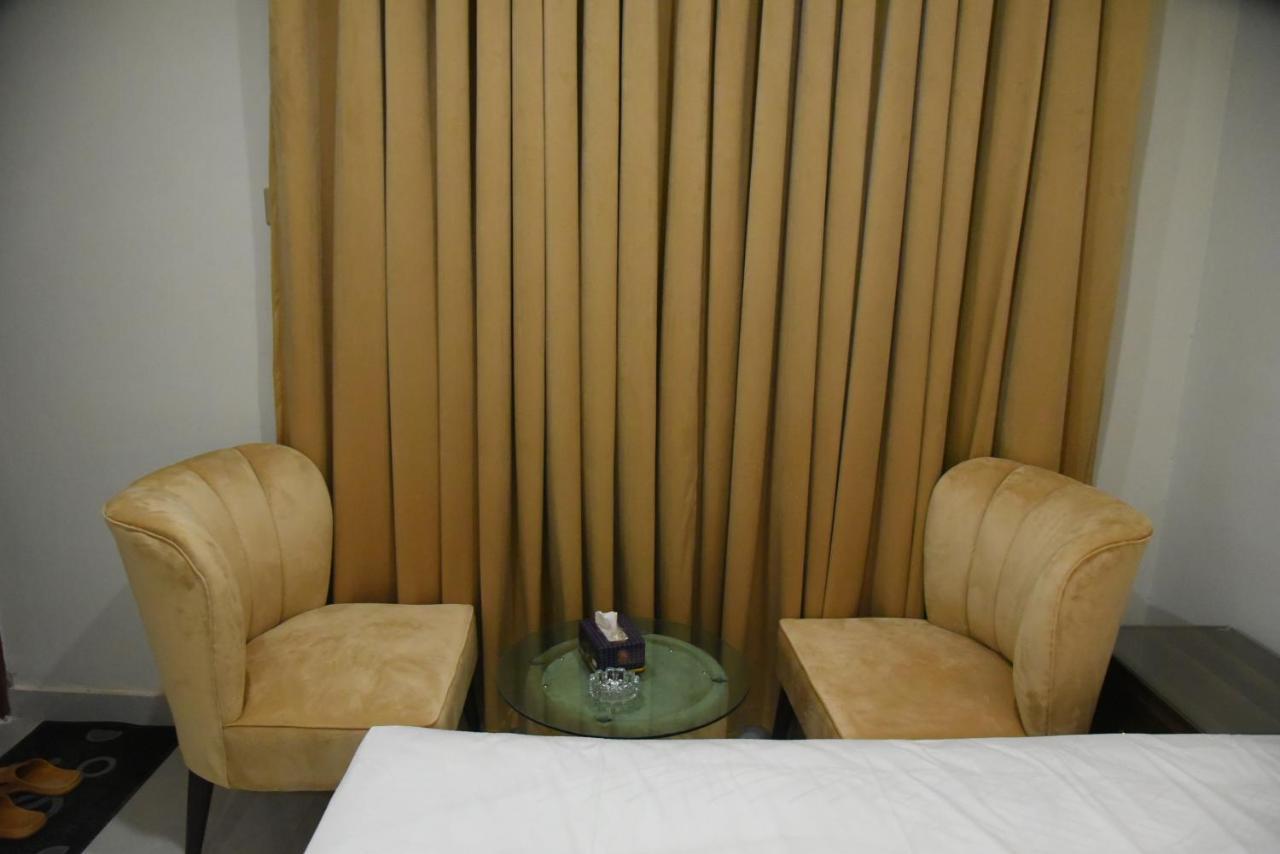 Hotel White Season Gulberg ลาฮอร์ ภายนอก รูปภาพ