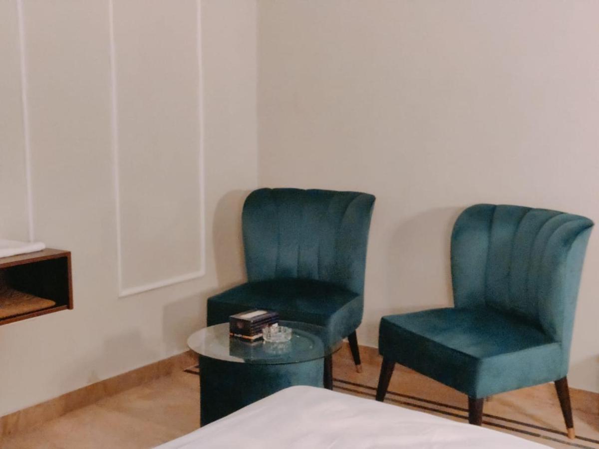 Hotel White Season Gulberg ลาฮอร์ ภายนอก รูปภาพ