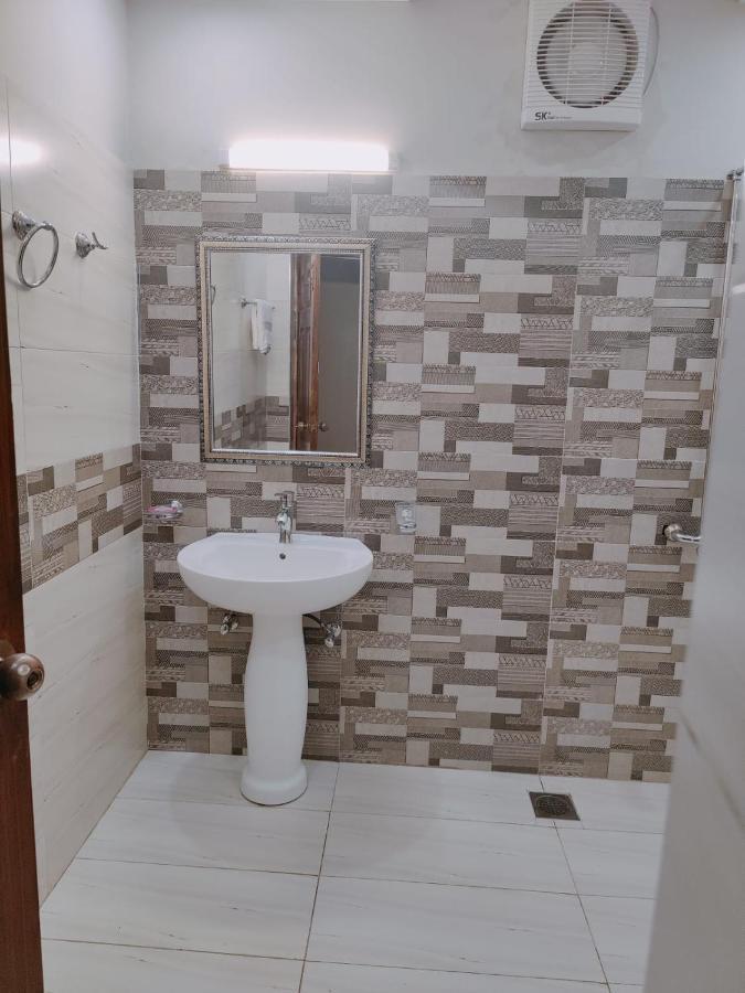 Hotel White Season Gulberg ลาฮอร์ ภายนอก รูปภาพ