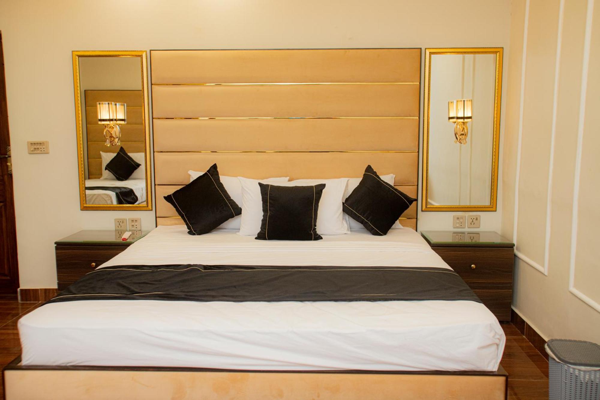 Hotel White Season Gulberg ลาฮอร์ ภายนอก รูปภาพ