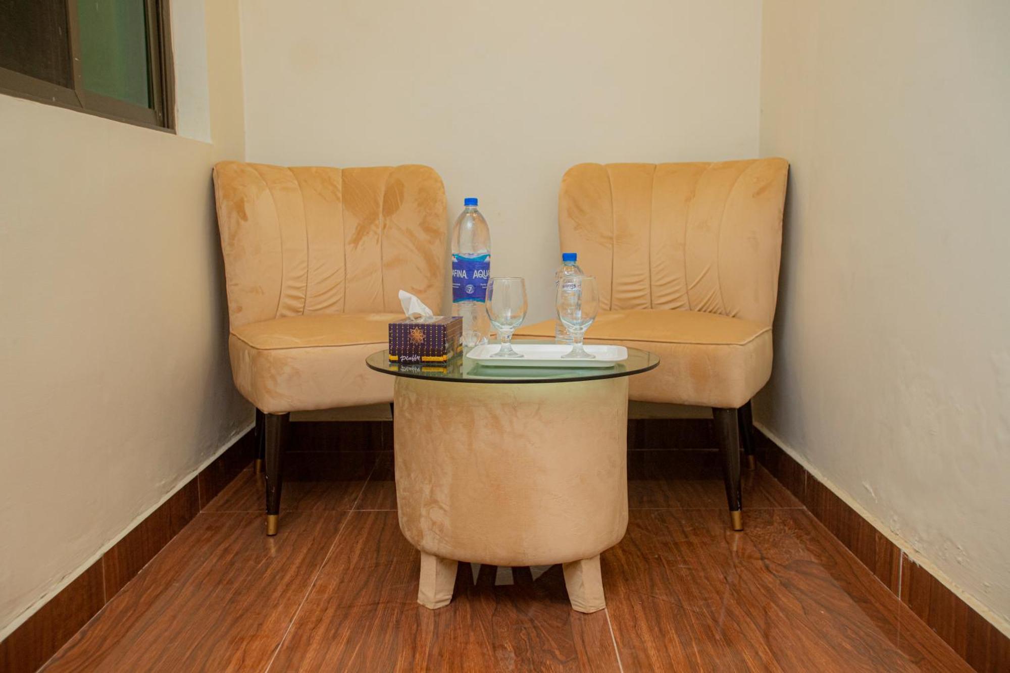 Hotel White Season Gulberg ลาฮอร์ ภายนอก รูปภาพ