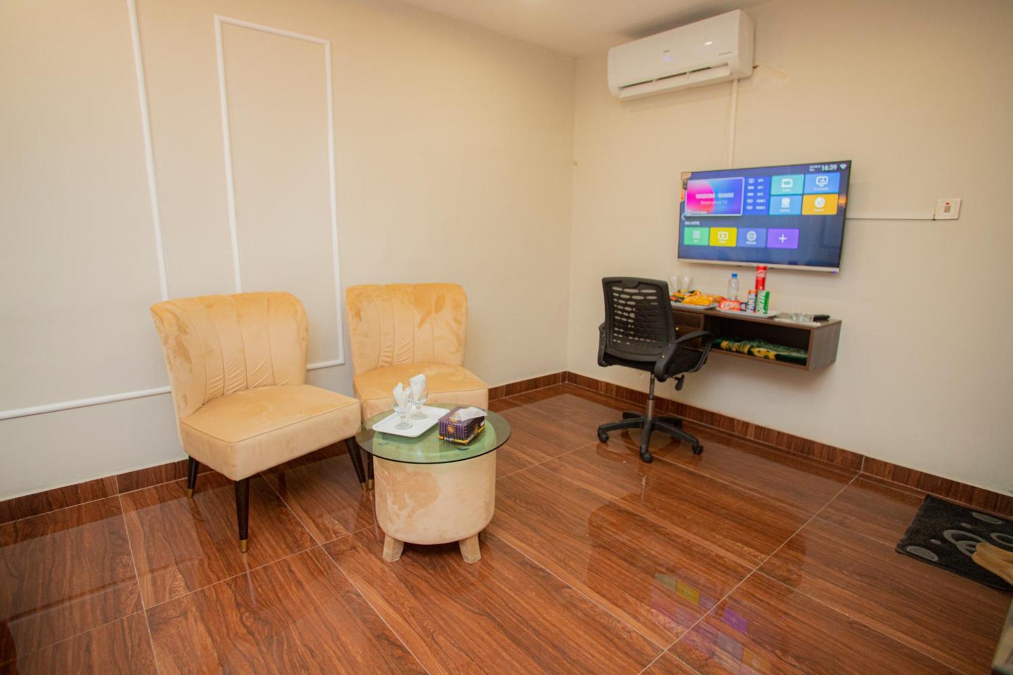 Hotel White Season Gulberg ลาฮอร์ ภายนอก รูปภาพ