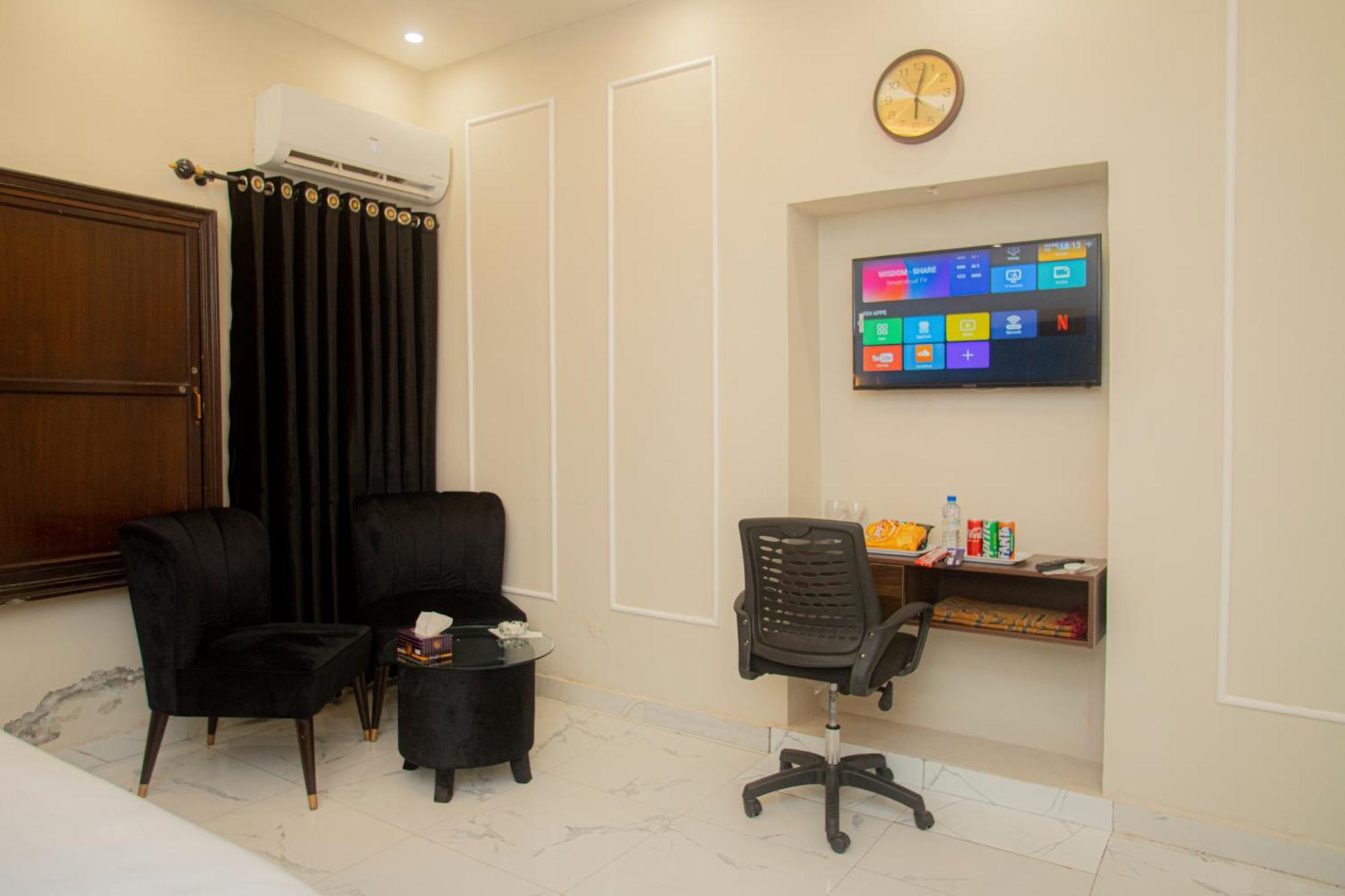Hotel White Season Gulberg ลาฮอร์ ภายนอก รูปภาพ