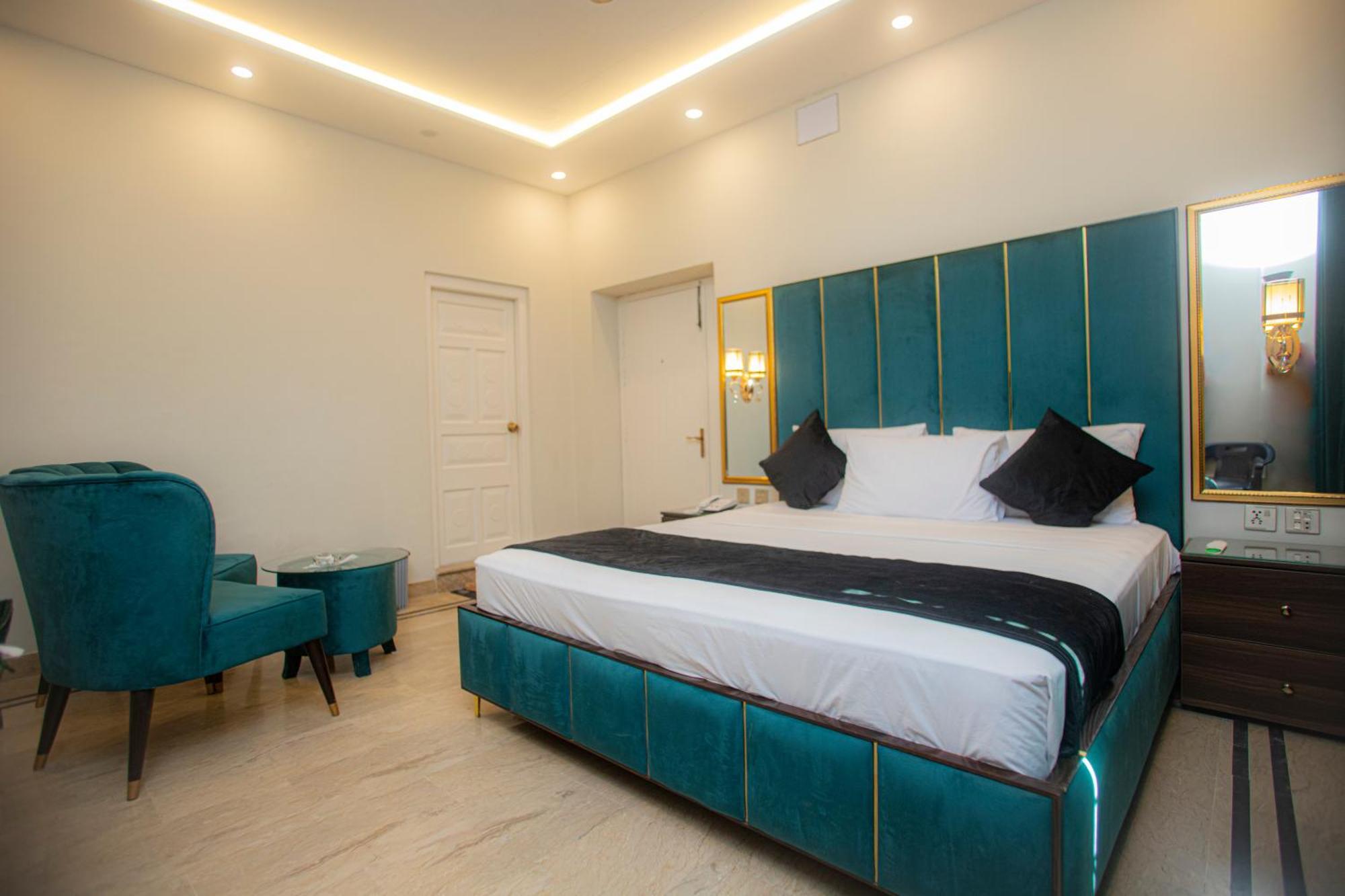 Hotel White Season Gulberg ลาฮอร์ ภายนอก รูปภาพ