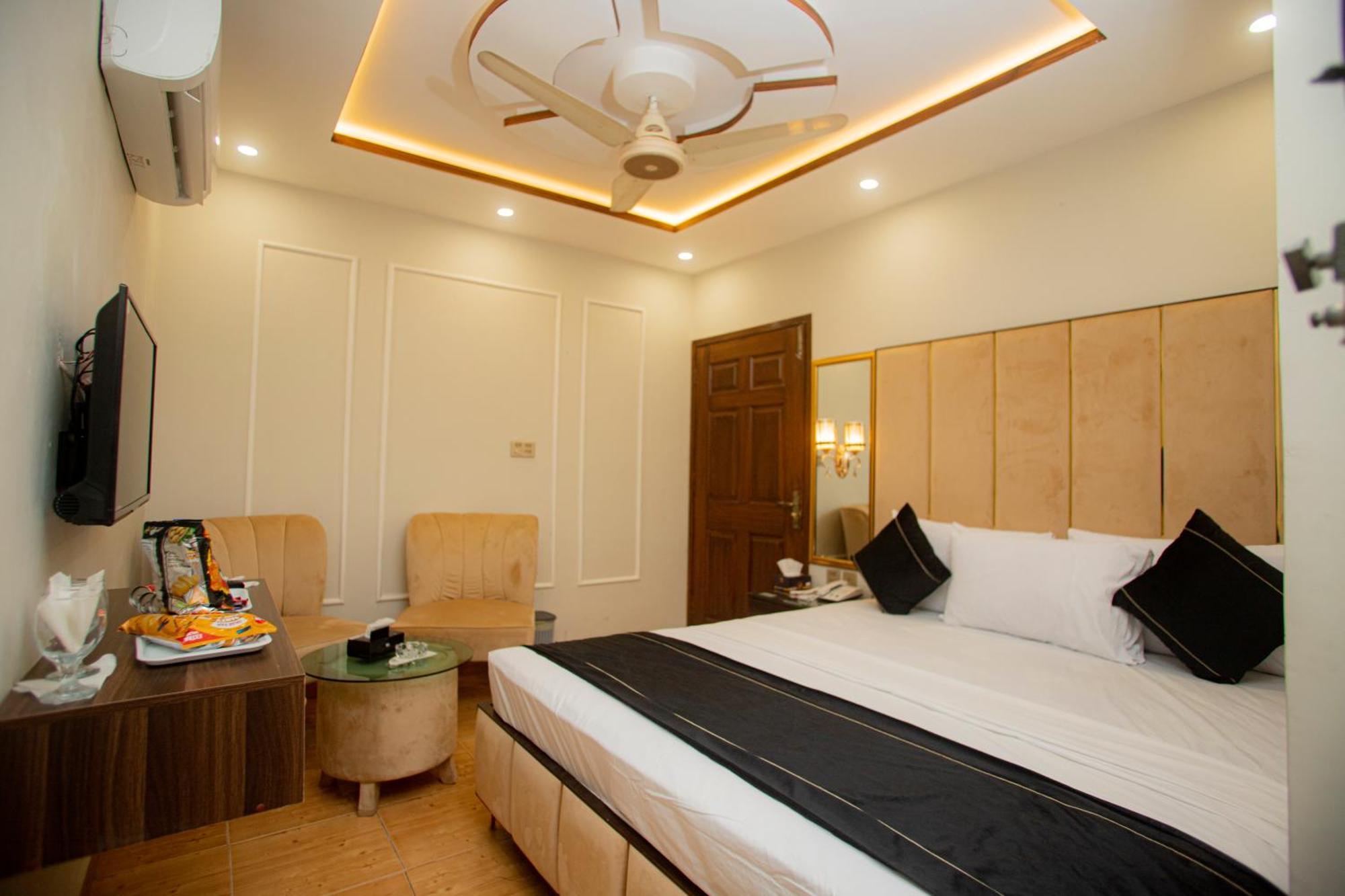 Hotel White Season Gulberg ลาฮอร์ ภายนอก รูปภาพ