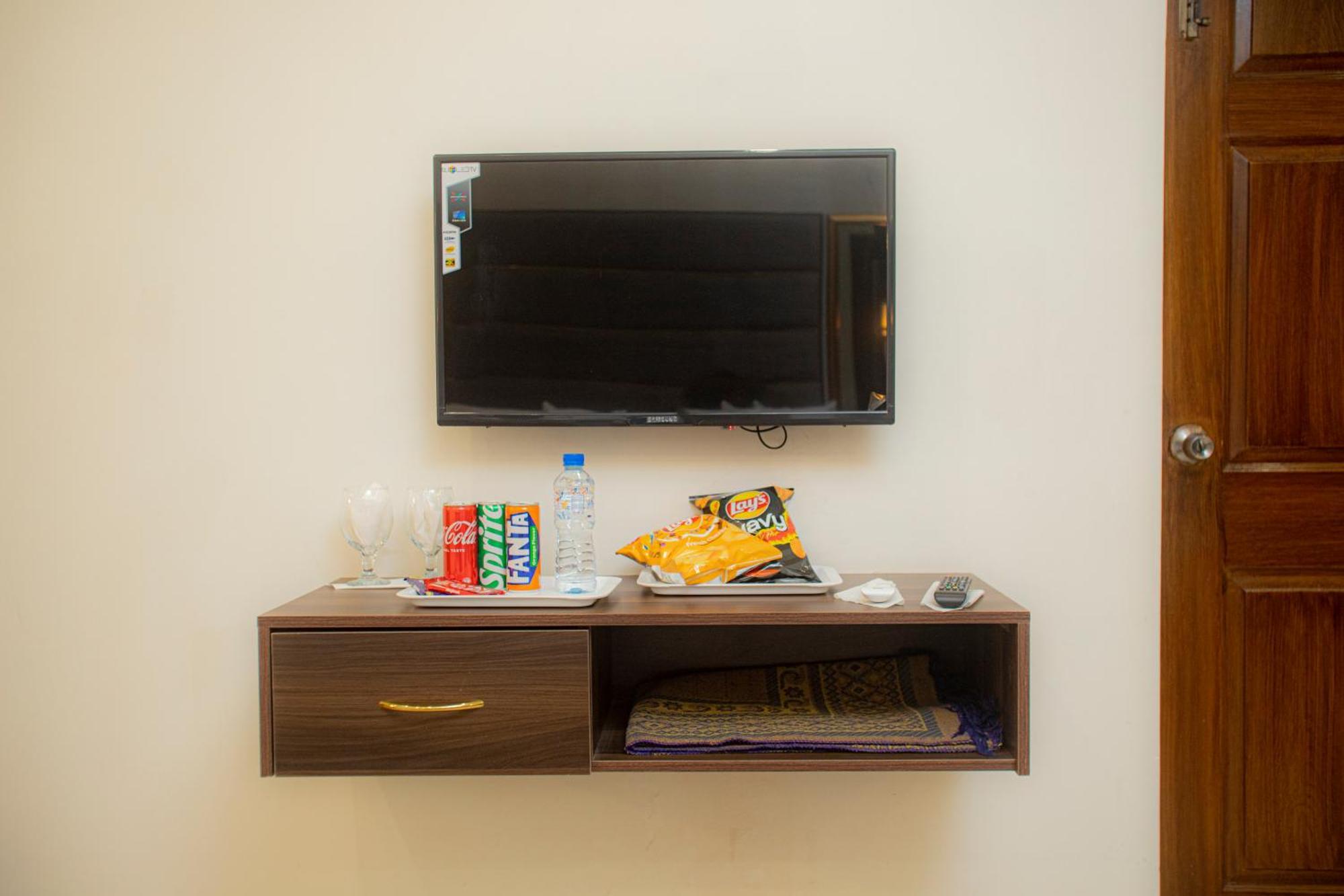 Hotel White Season Gulberg ลาฮอร์ ภายนอก รูปภาพ