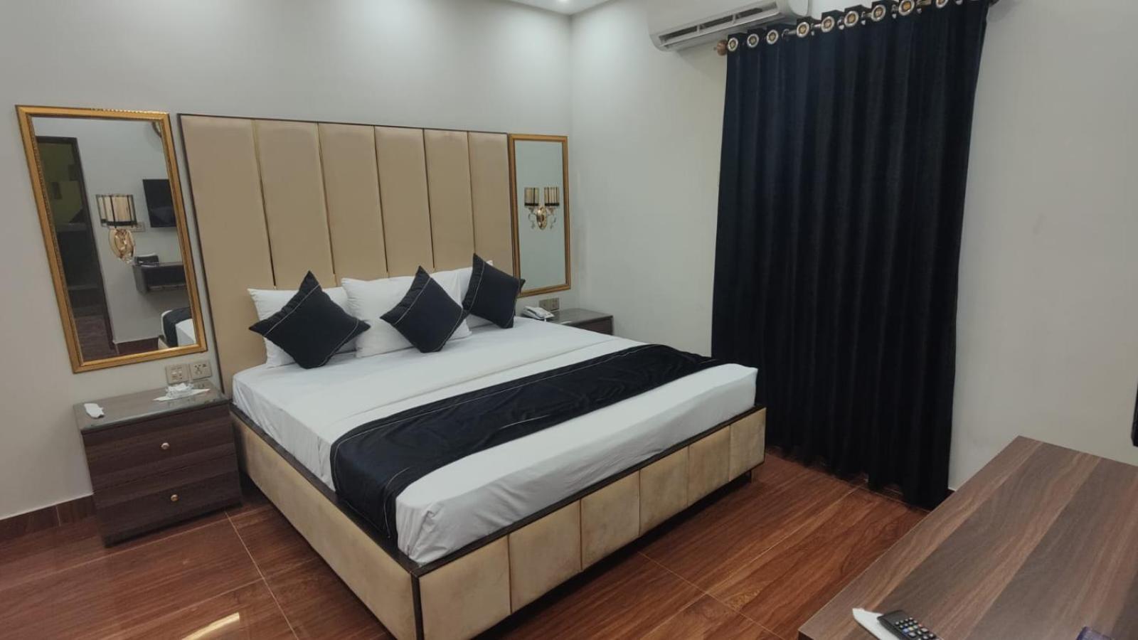 Hotel White Season Gulberg ลาฮอร์ ภายนอก รูปภาพ